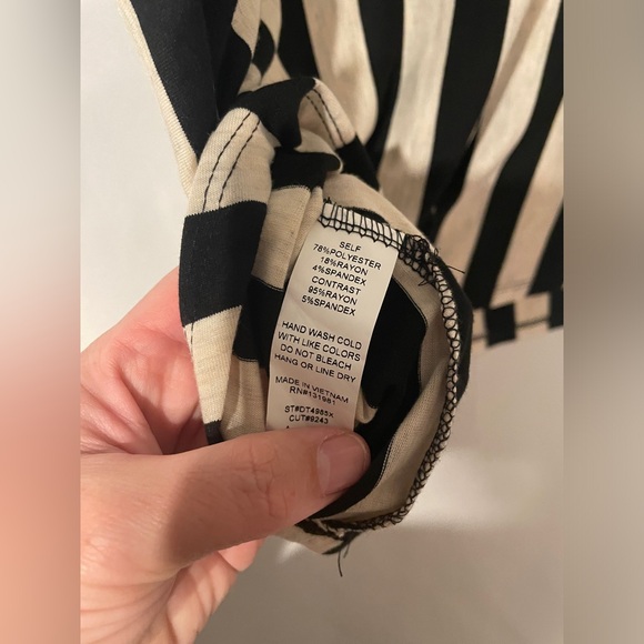 Naif Short Sleeve Beaded Bow Top Women's 2x Black & Cream Striped NWT - Picture 4 of 7